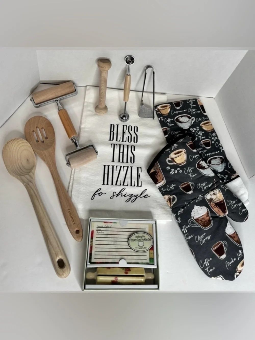 KITCHEN BAKING/COOKING BUNDLE TOWELS, OVEN MITTS & RECIPE CARD HOLDER
